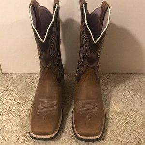 ariat cowgirl boots